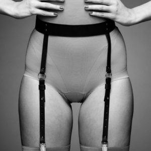 BIJOUX INDISCRETS MAZE SUSPENDER BELT BROWN - Image 3