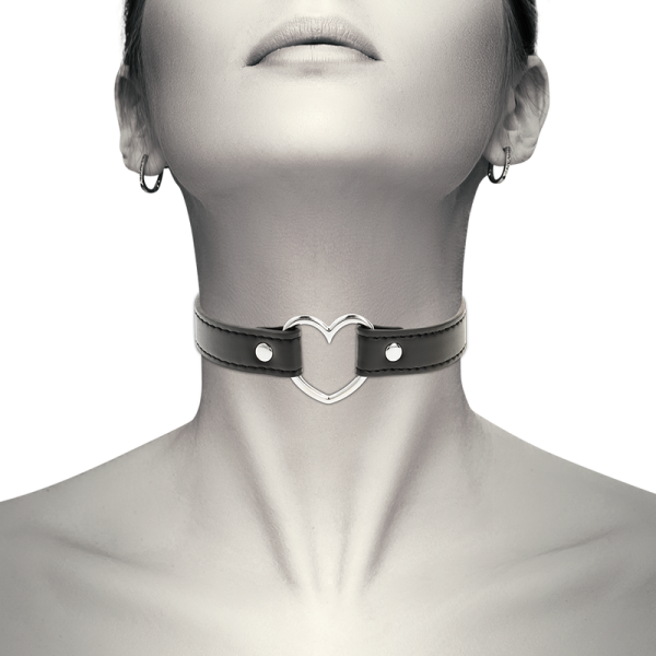 COQUETTE HAND CRAFTED CHOKER HEART