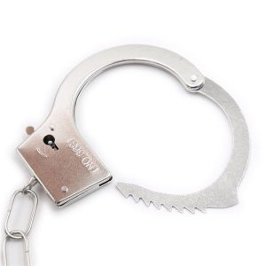 INTOYOU BDSM LINE FURRY METAL HANDCUFFS RED - Image 3